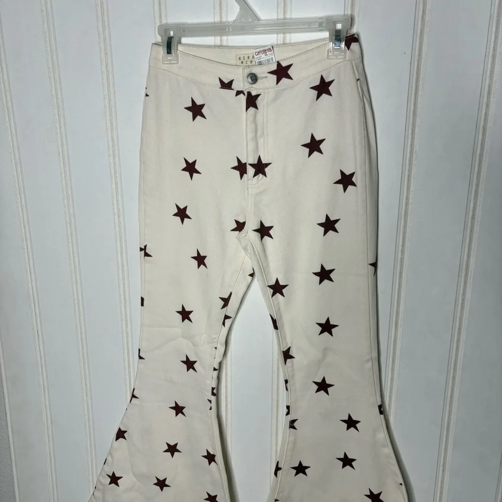 Cavender’s Cream & Red Star Print Flared Pants Sz Small NEW 77 - Picture 4 of 12